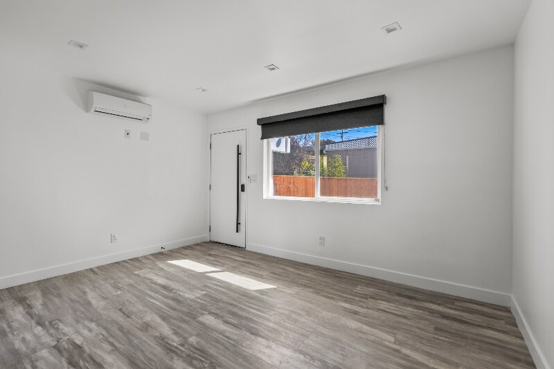 Building Photo - 2814 Sichel St