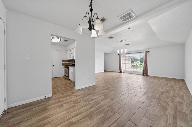 Building Photo - 17002 Dew Drop Ln