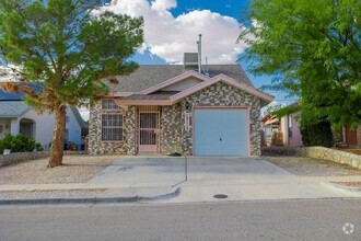 Building Photo - Eastside 3 Bedroom 2 Bath