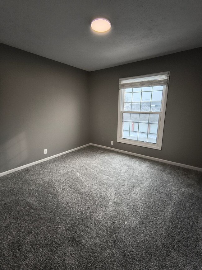 Building Photo - HUGE 2 Bedroom and Bathroom Apartment in East CB!