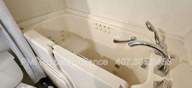 Building Photo - 541 Moccasin Ct