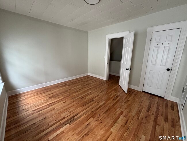 Building Photo - 241 Lewis St