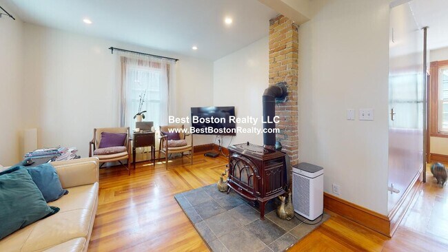 Primary Photo - 18 Nashua St