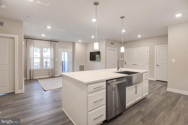 Building Photo - 12875 Mosaic Pk Wy