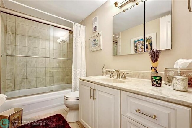 Building Photo - 3113 S Ocean Dr