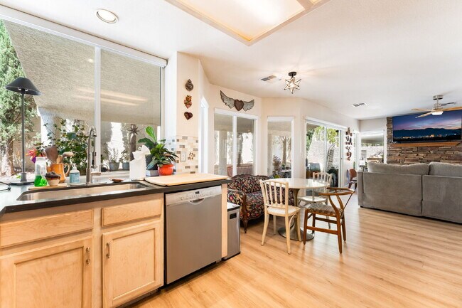 Building Photo - Summerlin 3 Bed / 2.5 Bath Home — Available October 5, 2026