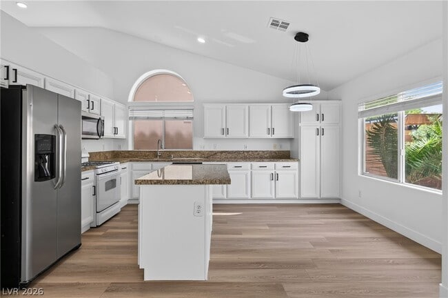 Building Photo - 2572 Corner Stone Cir