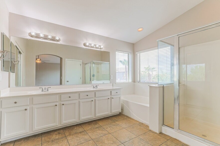 Building Photo - 35350 N Bandolier Dr