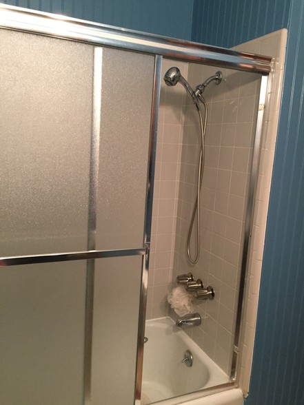 Shower & Tub - 13215 Ottoman St