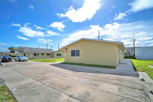 Building Photo - 357 Phippen Waiters Rd
