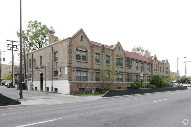 Building Photo - The Ambassador