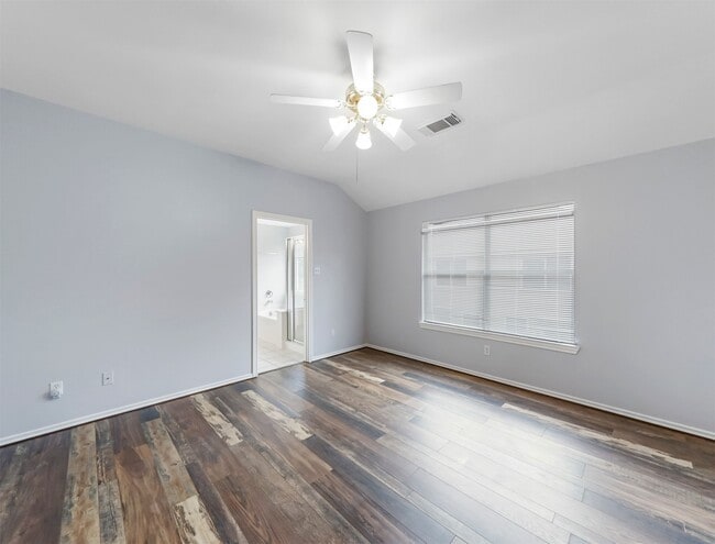 Building Photo - 16530 Cairngrove Ln