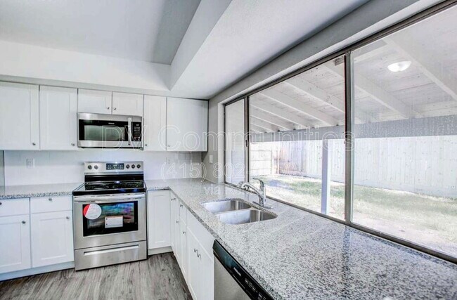 Building Photo - 5806 Evening Shadows Ln