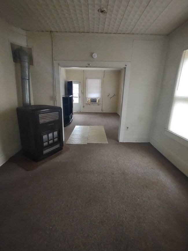 Building Photo - 2 Bedroom / 1 Bath Paducah
