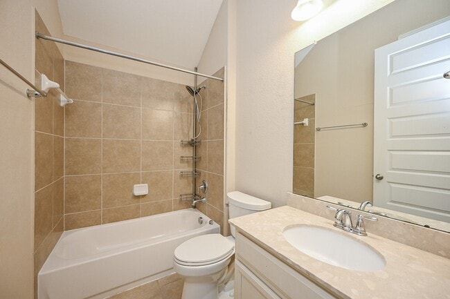 Building Photo - 5823 Hillside River Ln