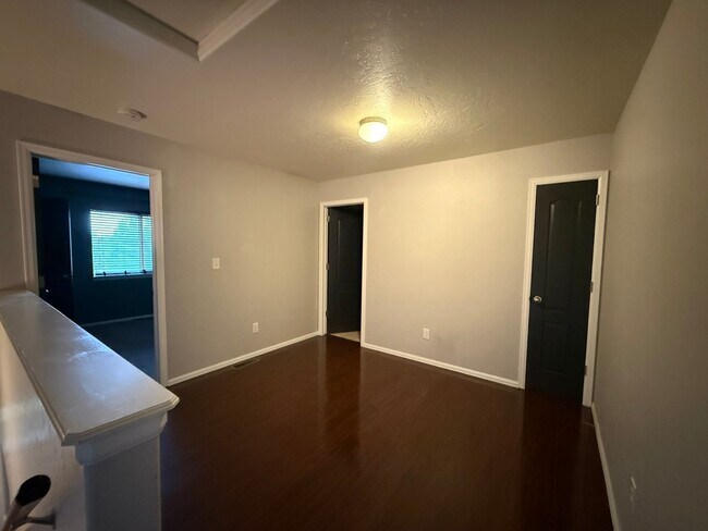 Building Photo - 651 1/2 Serenity LN