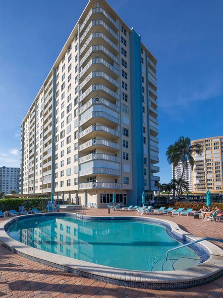 Building Photo - 305 N Pompano Beach Blvd