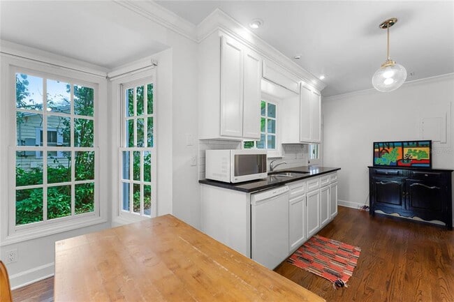 Building Photo - 220 Overlook Rd