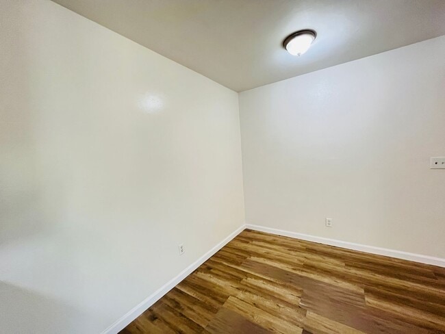 Building Photo - 2 Bedroom, 2 Bathroom South Coast Villas Second Floor Condo
