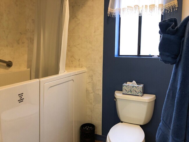 Building Photo - Lovely Home Steps Away From All the Amenities in Leisure World, in 45+ Active Adult Community Ava...