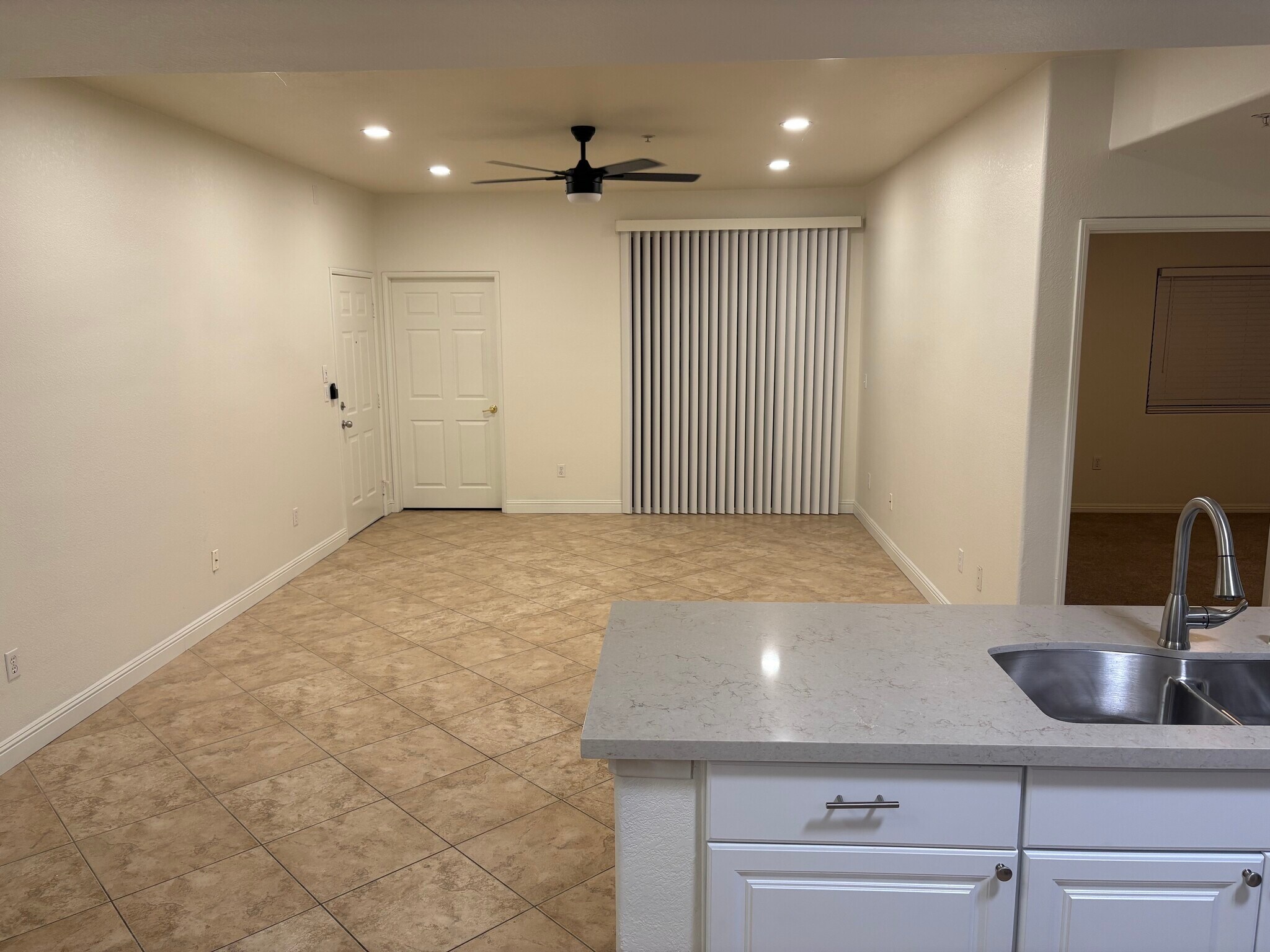 Building Photo - 24909 Madison Ave