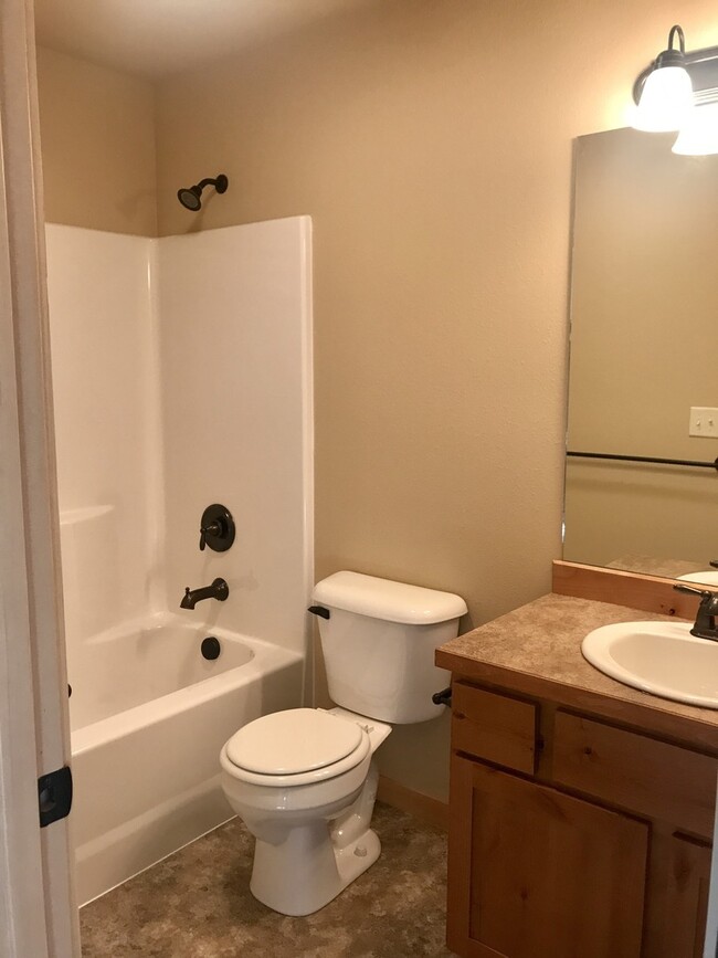 Building Photo - Brand New - 3 Bedroom 2 1/2 Bathroom Townh...