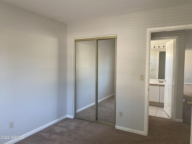 Building Photo - 1515 E Beacon Dr