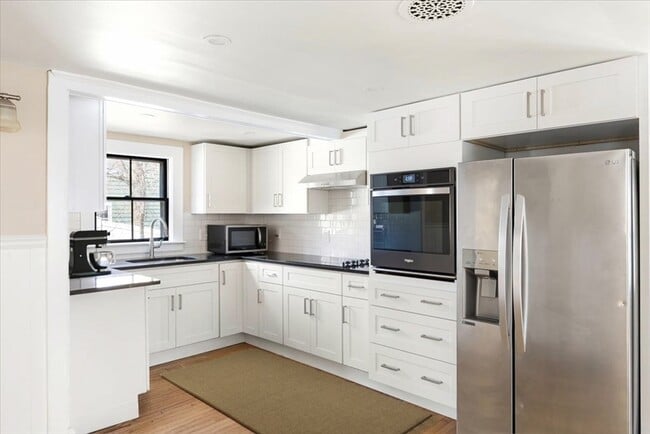 Building Photo - 85 Park St