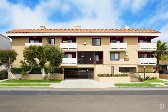 Building Photo - Monarch Terrace