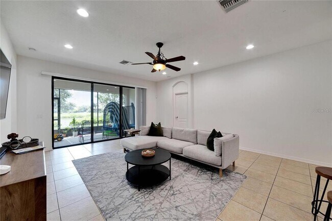 Building Photo - 307 Star Shell Dr