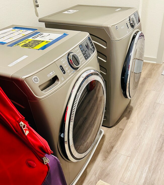 Building Photo - 141 Merrick Rd