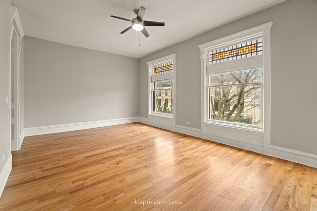 Building Photo - 3316 S Calumet Ave