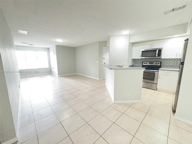 Building Photo - 3480 Pinewalk Dr N
