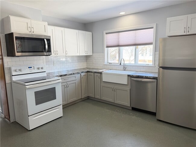 Building Photo - 35 W Hazel St