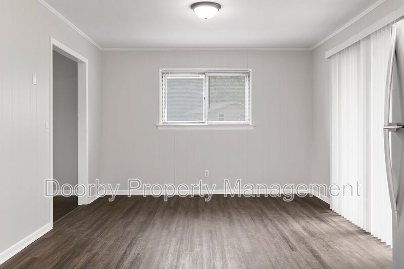 Building Photo - 1945 Barrett Dr