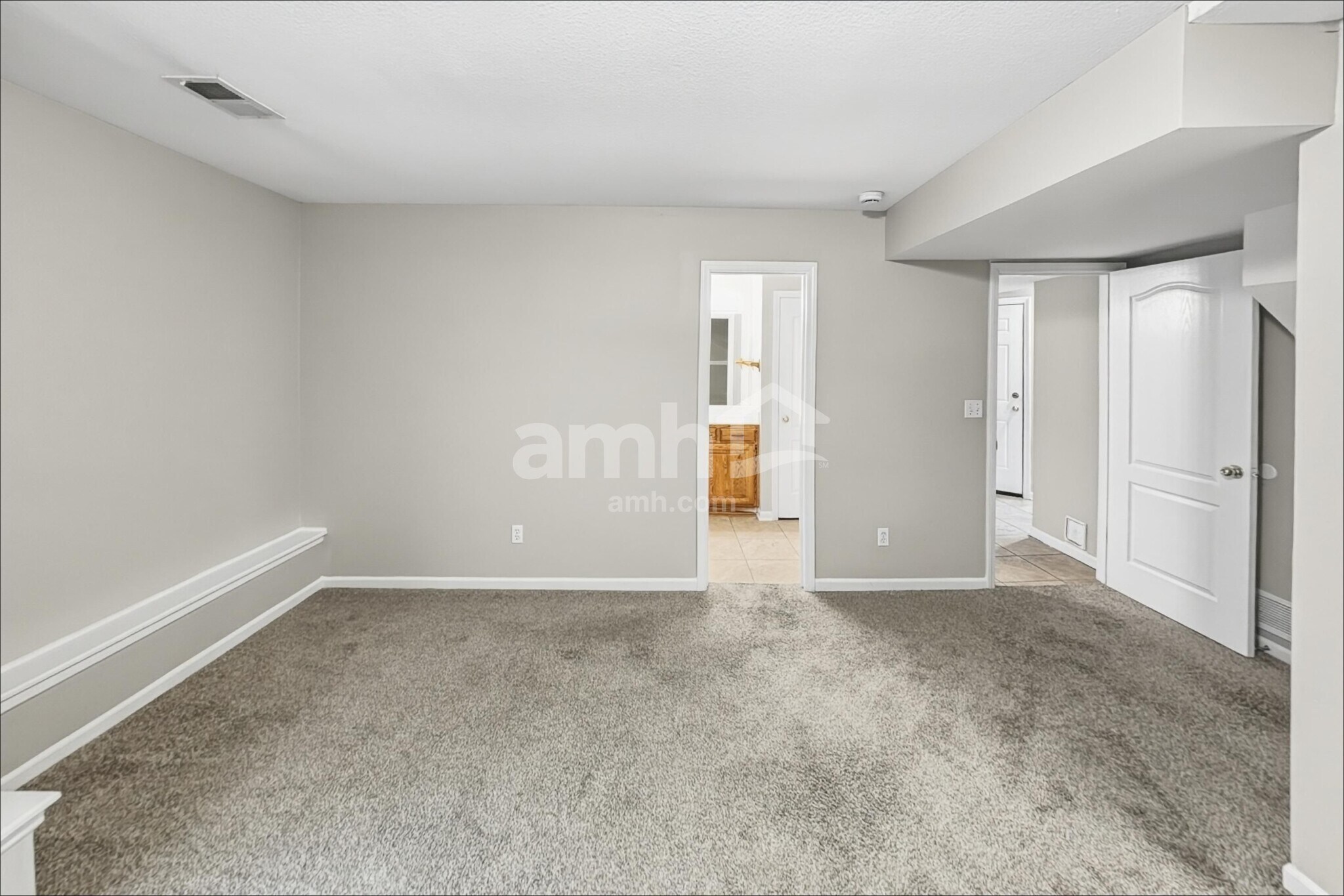 Building Photo - 2105 SW Eyrie Rd