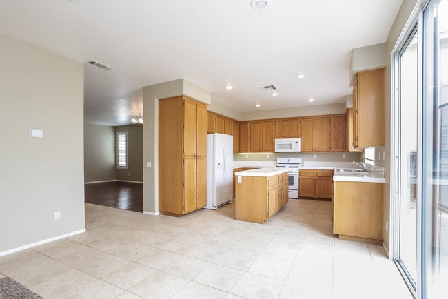 Building Photo - 39739 Ashland Way