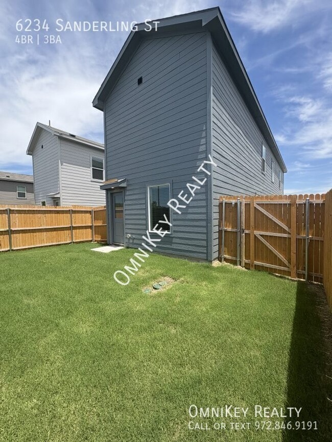 Building Photo - 6234 Sanderling St