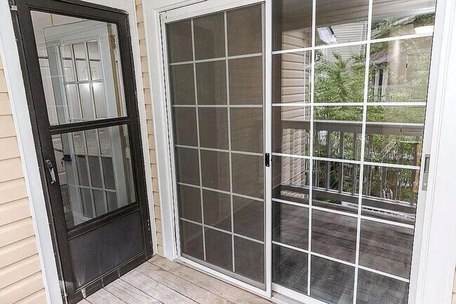 Building Photo - 410 Countryside Pl