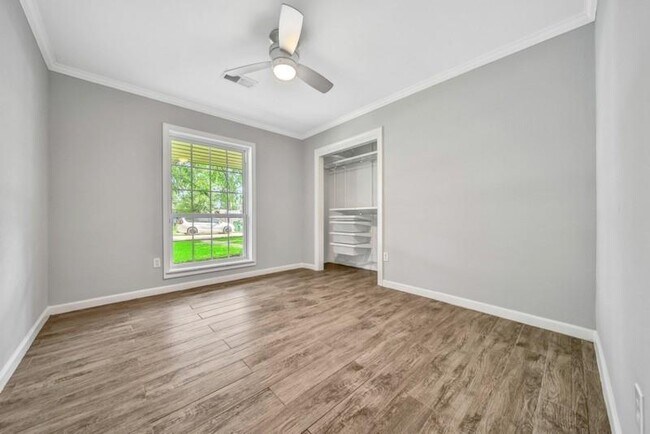 Building Photo - 5506 Braesvalley Dr