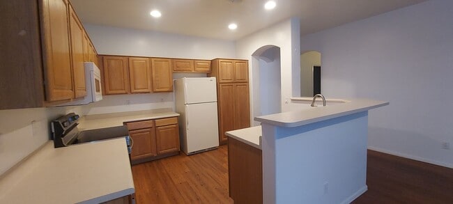 Building Photo - 4 bed 2 bath home near Higley & Riggs Rd.