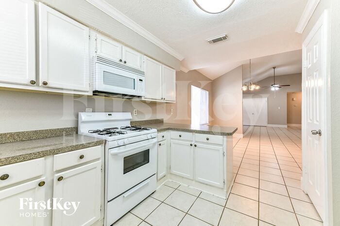 Building Photo - 3823 Ebury Dr