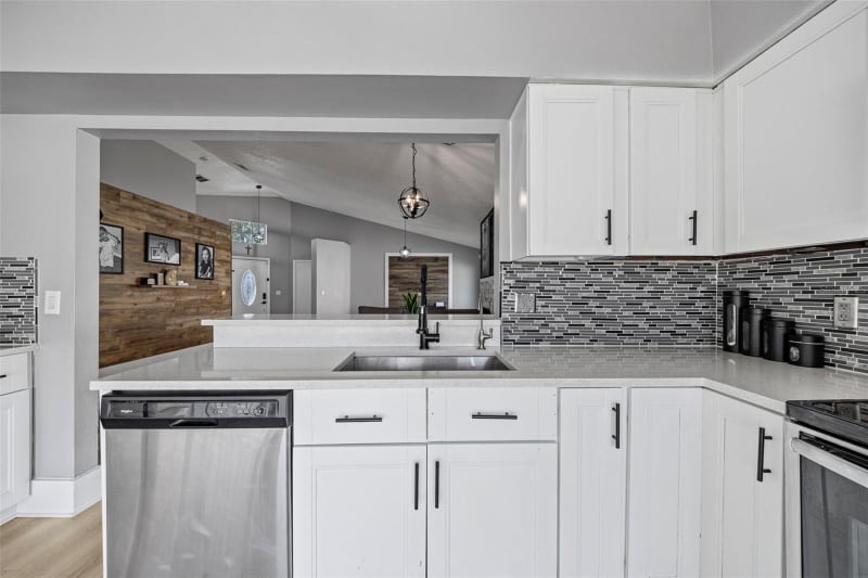 Building Photo - 10253 Allenwood Dr