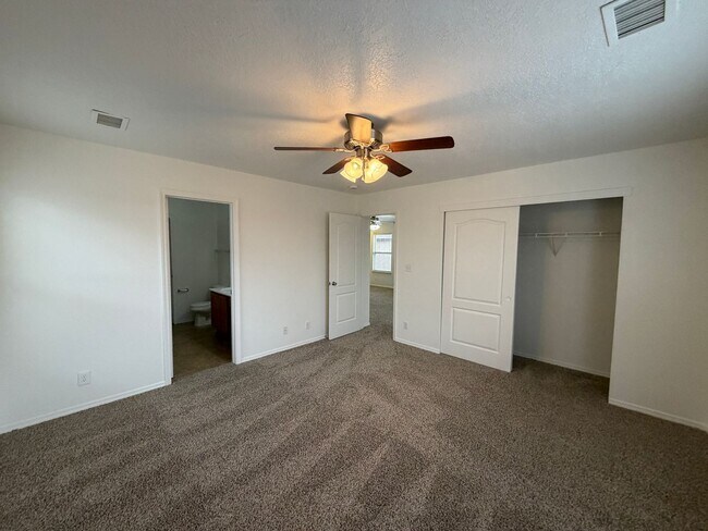 Building Photo - 3 Bedroom Single Story Home Available Near 98th St & Dennis Chavez Blvd SW!
