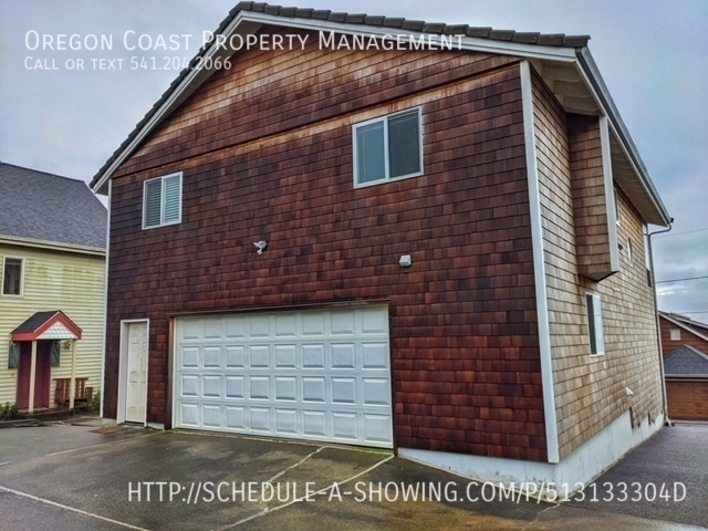 Building Photo - Outstanding 4 Bedroom House Lincoln City