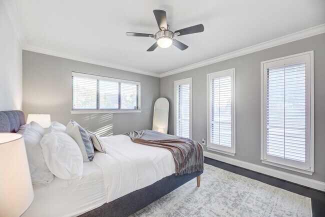 Building Photo - 9667 Timberleaf Dr