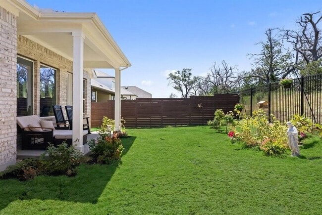 Building Photo - 8408 Grenadier Dr