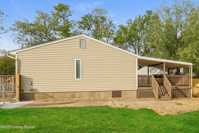 Building Photo - 9420 Wood Hollow Rd