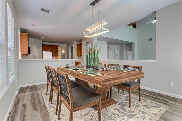 Building Photo - 817 Rushmore Dr