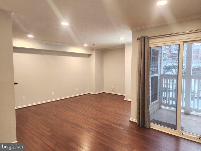 Building Photo - 1504 Lincoln Way